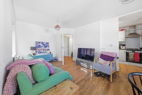 2 bedroom flat for sale, Wicketts End, Whitstable