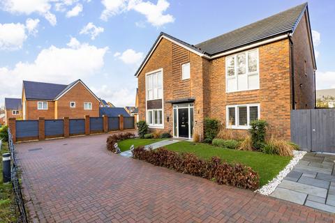 5 bedroom detached house for sale, Maynard Street, Crawley RH10