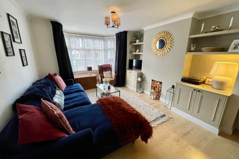 4 bedroom semi-detached house for sale, Norfolk Road, Luton, Bedfordshire, LU2 0RE