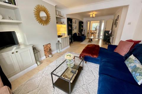 4 bedroom semi-detached house for sale, Norfolk Road, Luton, Bedfordshire, LU2 0RE
