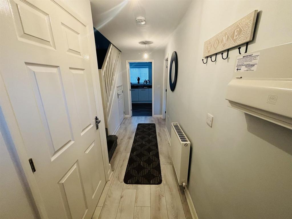 Hallway.JPEG