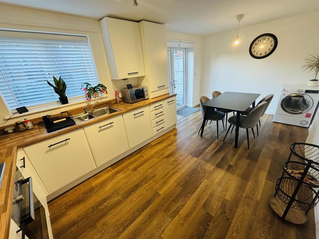 Kitchen.JPEG