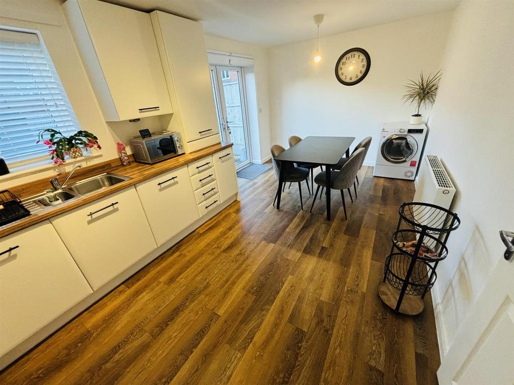 Kitchen2.JPEG