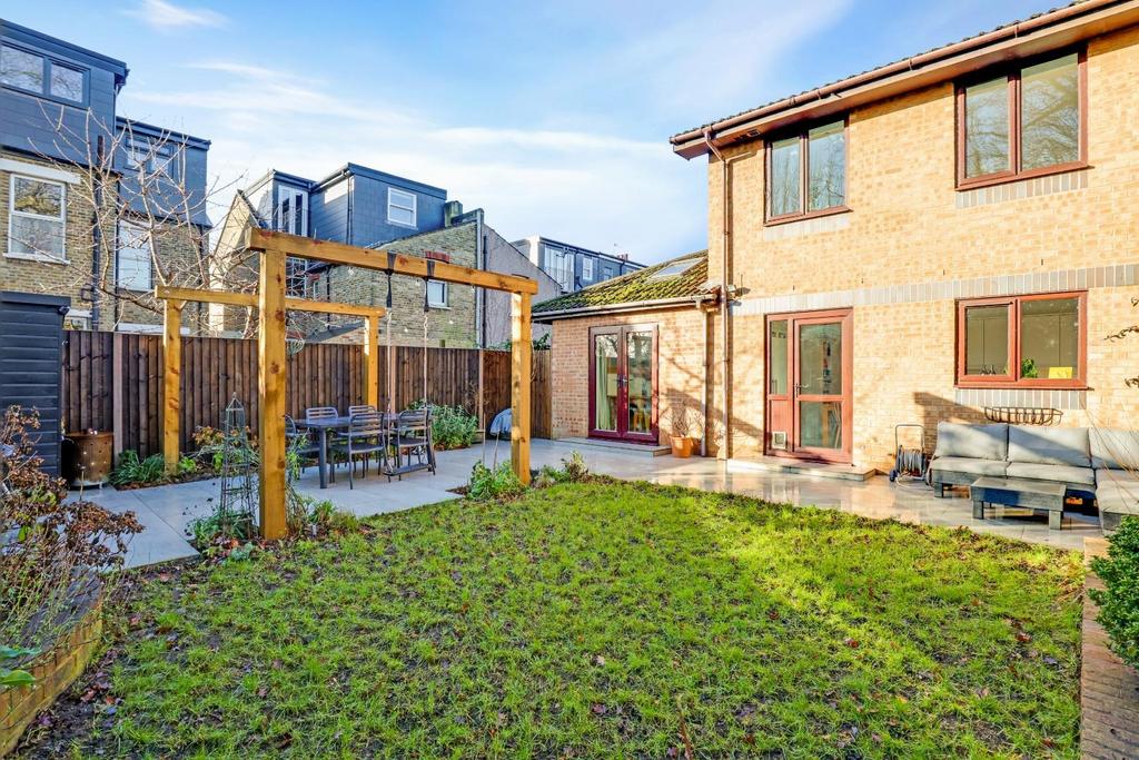 06-3273 JHProp World - 30 Tarragon Grove - 28.jpg