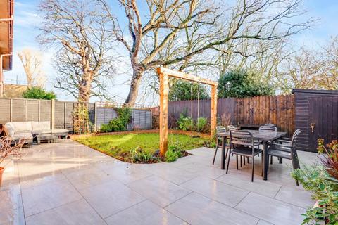 4 bedroom house for sale, Tarragon Grove, Sydenham, London