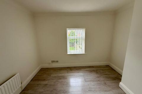 3 bedroom terraced house to rent, Croxteth Hall Lane, Liverpool L11