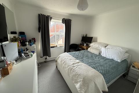 2 bedroom flat for sale, Kennet Square, Mitcham CR4