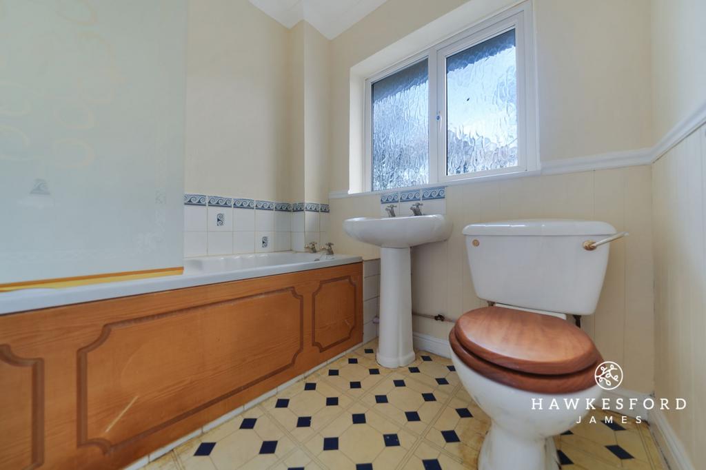 Norwood Walk, Sittingbourne - Bathroom