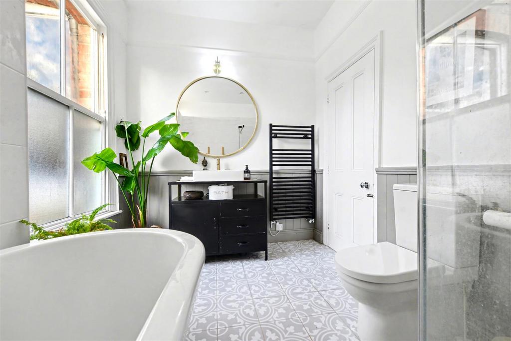 Bathroom (3).jpeg