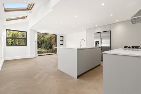 5 bedroom terraced house to rent, Honeywell Road, SW11