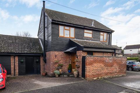 5 bedroom link detached house for sale - John Tibauld Court, Steeple Bumpstead CB9