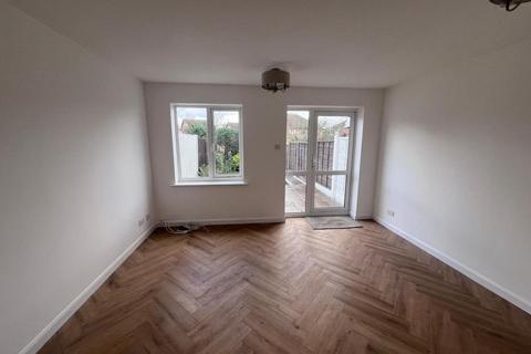 2 bedroom terraced house to rent, Lightwater,  Surrey,  GU18