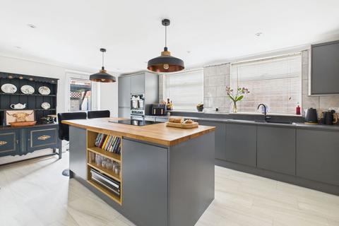 undefined, Glebeside Avenue, Worthing, BN14 7PR