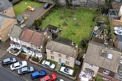 3 bedroom detached house for sale, Gilbert Street, Enfield