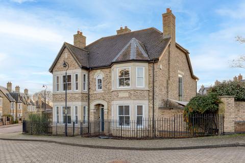 5 bedroom detached house for sale - Fleming Drive, Hitchin SG5