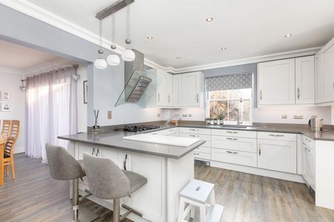 5 bedroom detached house for sale, Fleming Drive, Hitchin SG5