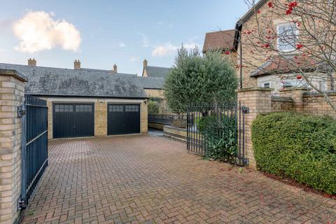 5 bedroom detached house for sale, Fleming Drive, Hitchin SG5