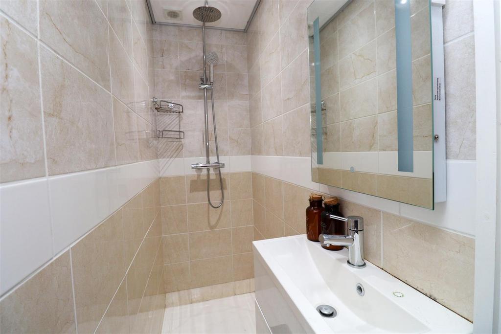 En Suite Shower Room