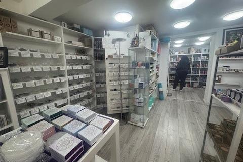 Retail property (high street) for sale, 224 Holloway Rd London N7 8DA