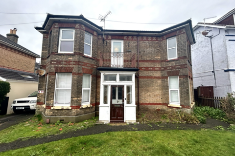 2 bedroom property to rent - St Clements Road, Boscombe
