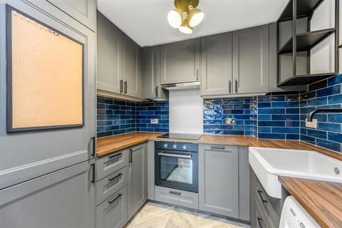 1 bedroom flat for sale, Teresa Mews, London