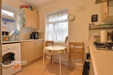 2 bedroom maisonette for sale, Perivale, UB6