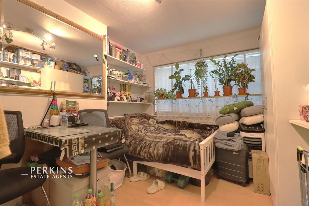 BED 1.jpg