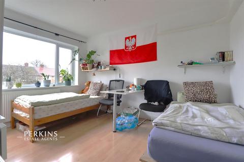 2 bedroom maisonette for sale, Perivale, UB6