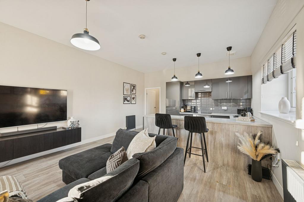 Kitchen/ Dining/ Lounge Area