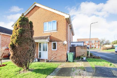 2 bedroom semi-detached house for sale, Newlands, Ashford