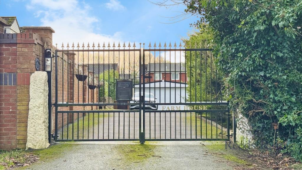 Elec Gate Entrance