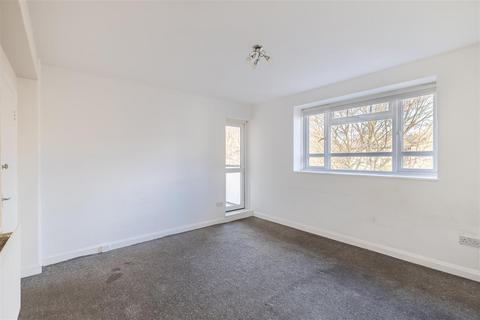 3 bedroom flat for sale, Streatham Hill, London