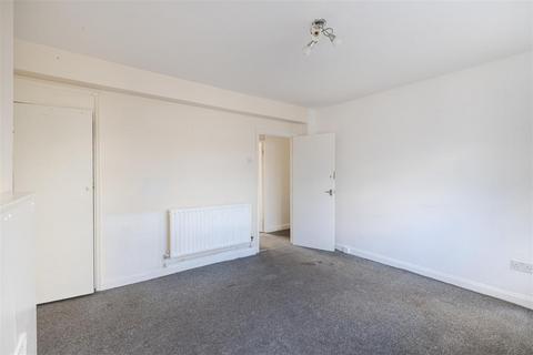 3 bedroom flat for sale, Streatham Hill, London