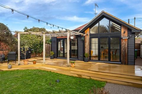 2 bedroom detached bungalow for sale, Upper West Drive, Ferring, Worthing