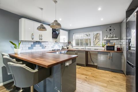 3 bedroom terraced house for sale, Cambridge Close, Suffolk CB9