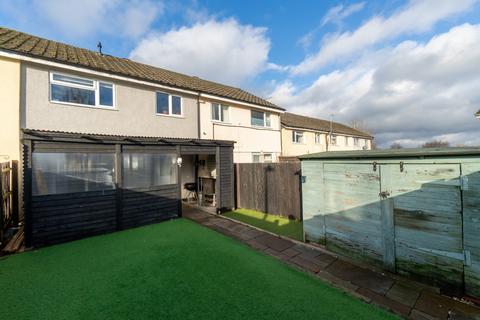 3 bedroom terraced house for sale, Cambridge Close, Suffolk CB9