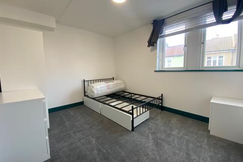1 bedroom terraced house to rent, Walmer Road, Hampshire PO1