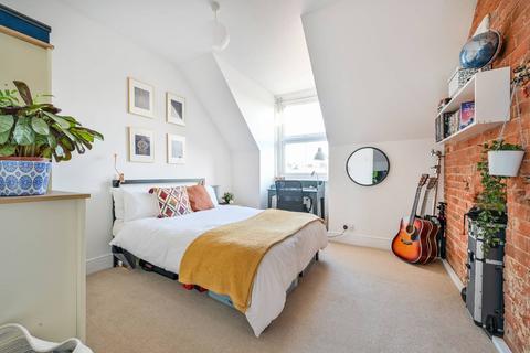 undefined, Woodbridge Road, Guildford, GU1