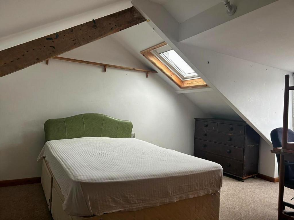 Beau loft room .JPG