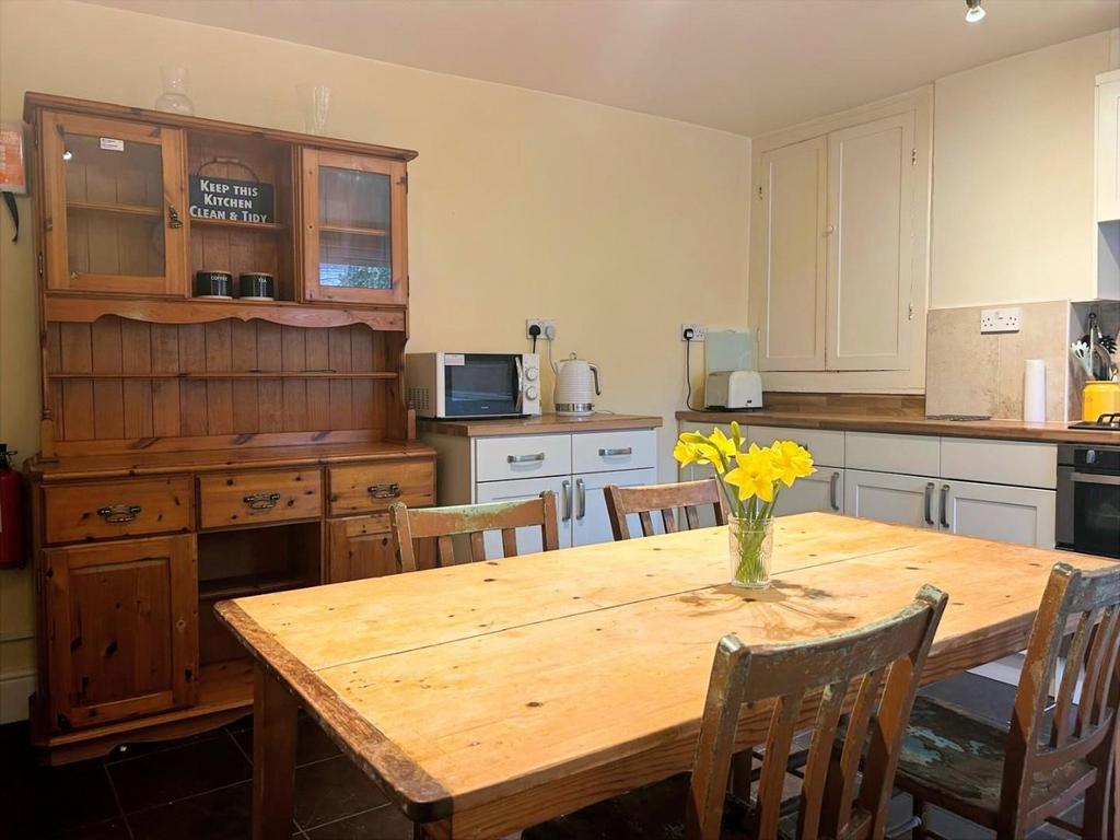 Beaumont place kitchen.JPG