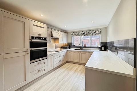 4 bedroom detached house for sale, Willow Bank, Selby YO8