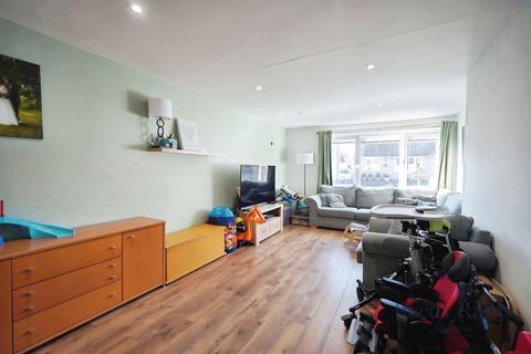 4 bedroom bungalow for sale, Linden Way, Selby YO8