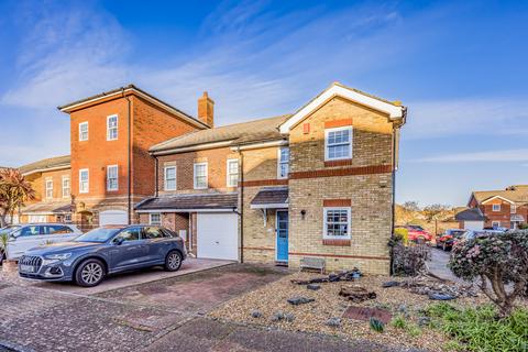 2 bedroom end of terrace house for sale, Mountbatten Square, Hampshire PO4