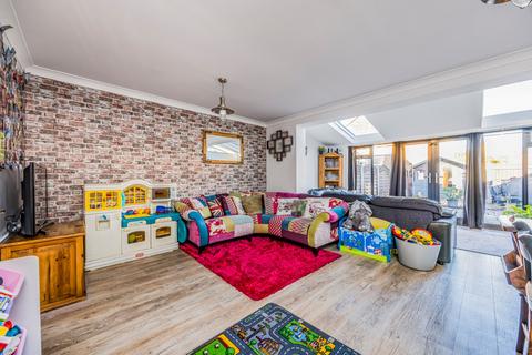 2 bedroom end of terrace house for sale, Mountbatten Square, Hampshire PO4