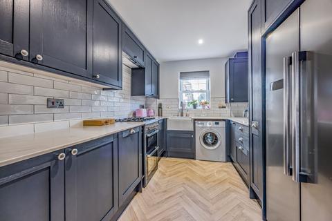 3 bedroom end of terrace house for sale, Mountbatten Square, Hampshire PO4