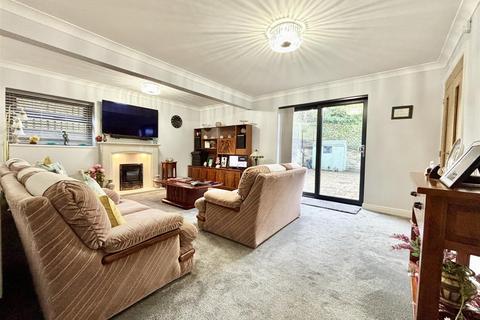 undefined, Damson Court, Bradford BD14