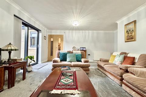 undefined, Damson Court, Bradford BD14