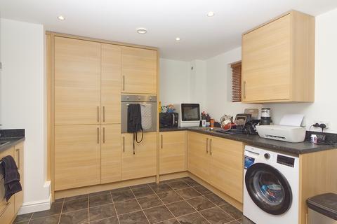 undefined, CLOSE TO BLETCHLEY STATION - Spacious 2 bed, 2 bath apartment
