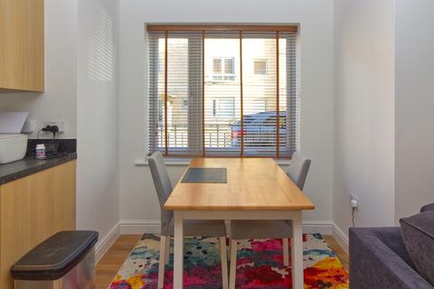 undefined, CLOSE TO BLETCHLEY STATION - Spacious 2 bed, 2 bath apartment