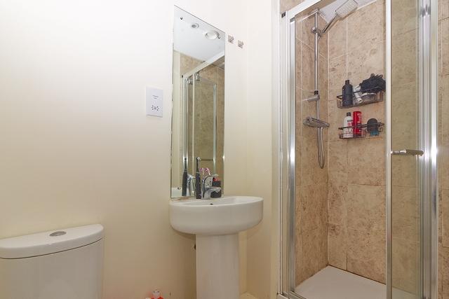 En-suite shower